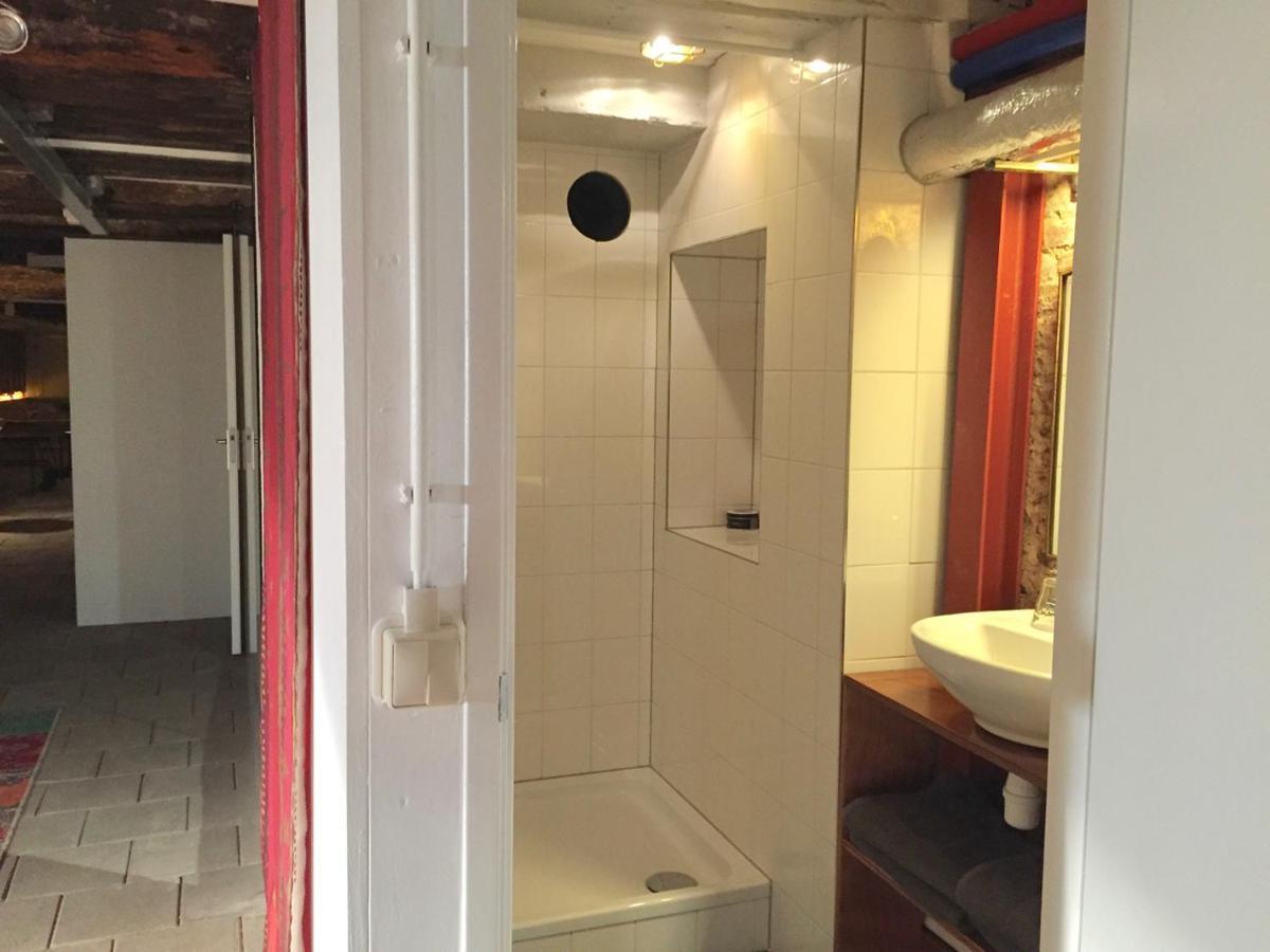 Top-Notch Apartment Along Canal In Historic Centre Amesterdão Exterior foto
